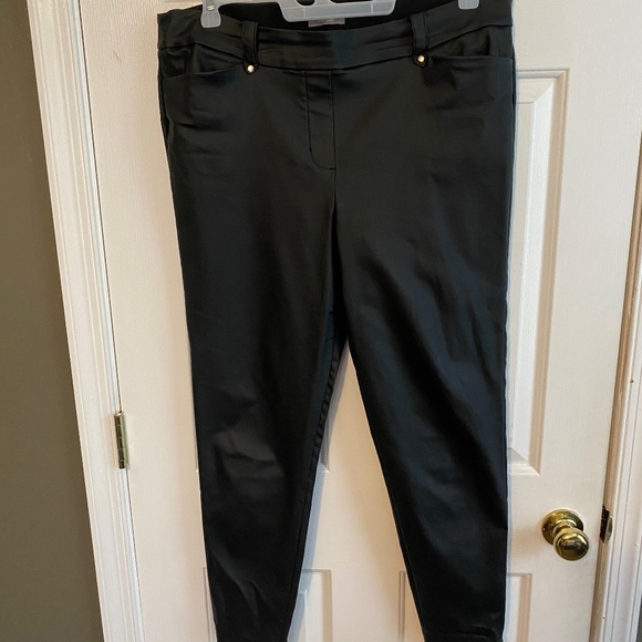 Faux leather - Picture 1 of 2